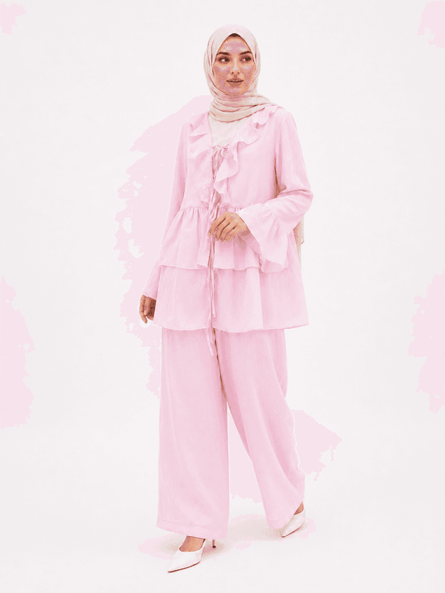 Soft Ruffle Layered Set